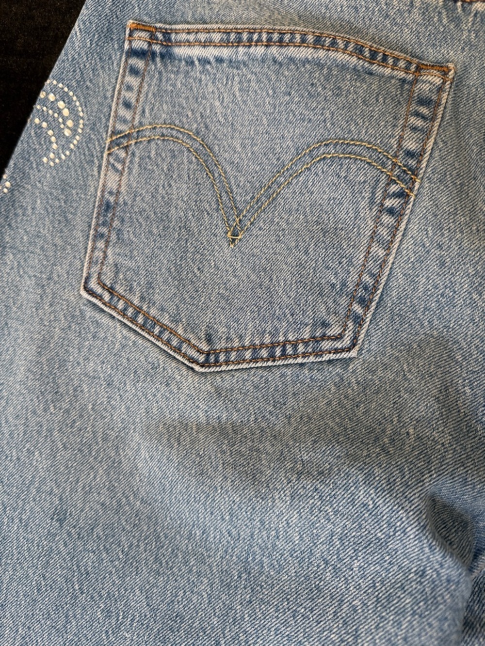 Beyoncé x Levi's Jeans with Rhinestone Swirls - Picture 9 of 13